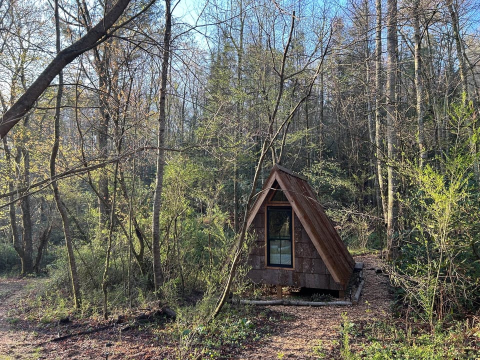 Private location with no neighbors