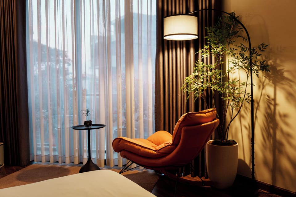 Deluxe Studio | Living area | Smart TV, printers