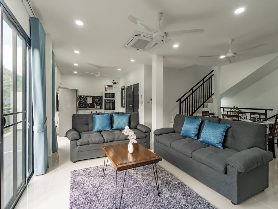 Villa, 3 Bedrooms, Private Pool, Mountain View | Living room | Books