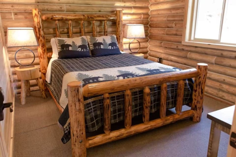 Bear Paw Room