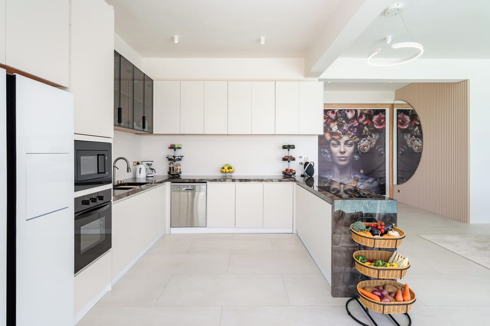 Luxury Villa, 4 Bedrooms, Private Pool, Sea View | Private kitchen | Electric kettle