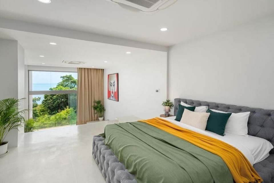 In-room safe, WiFi (free)
