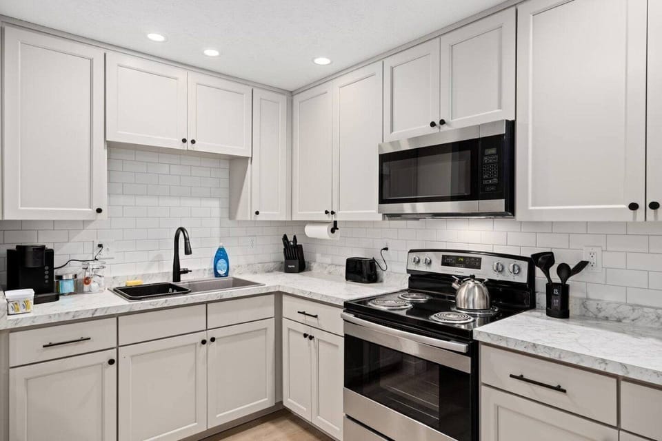 Apartment, Non Smoking | Private kitchen