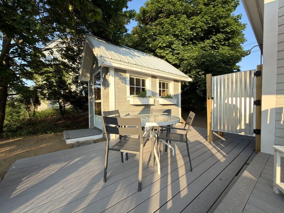 4.6 Deck - Takeout from any of the fabulous Newburyport Restaurants - Dining At Your Cozy Cottage