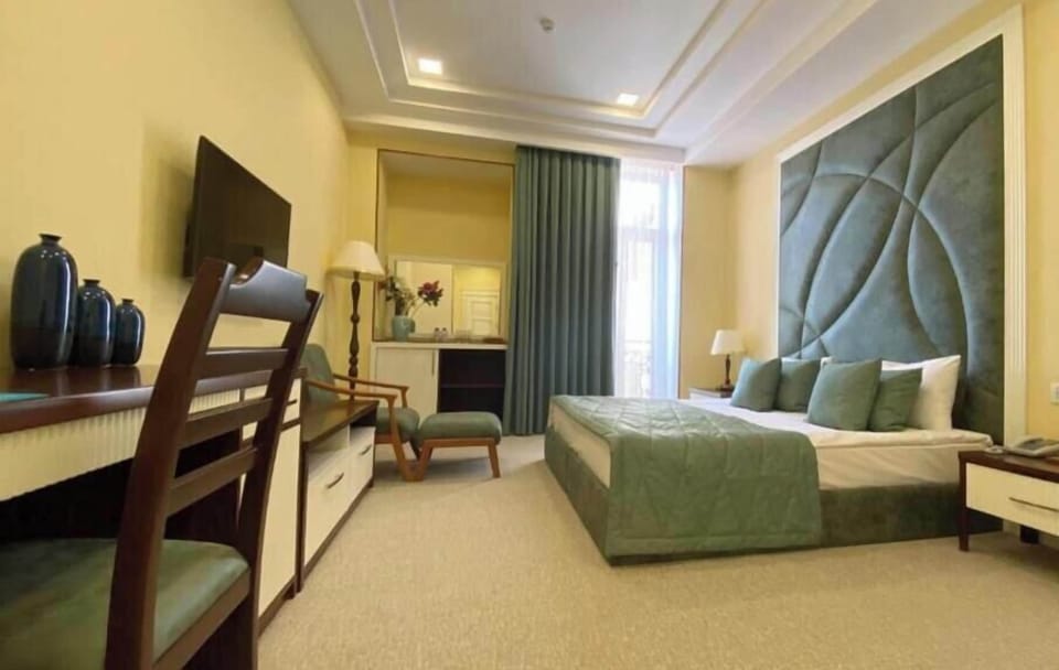 Standard Double Room, Mountain View | Minibar, in-room safe, desk, laptop workspace