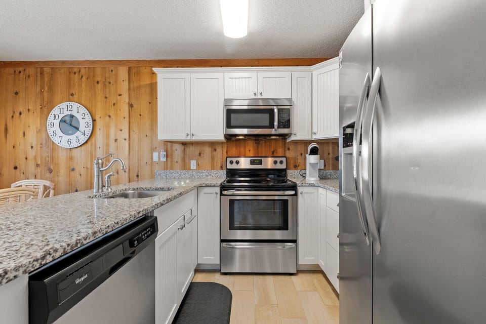 ISB8: Dee by the Sea | Kitchen