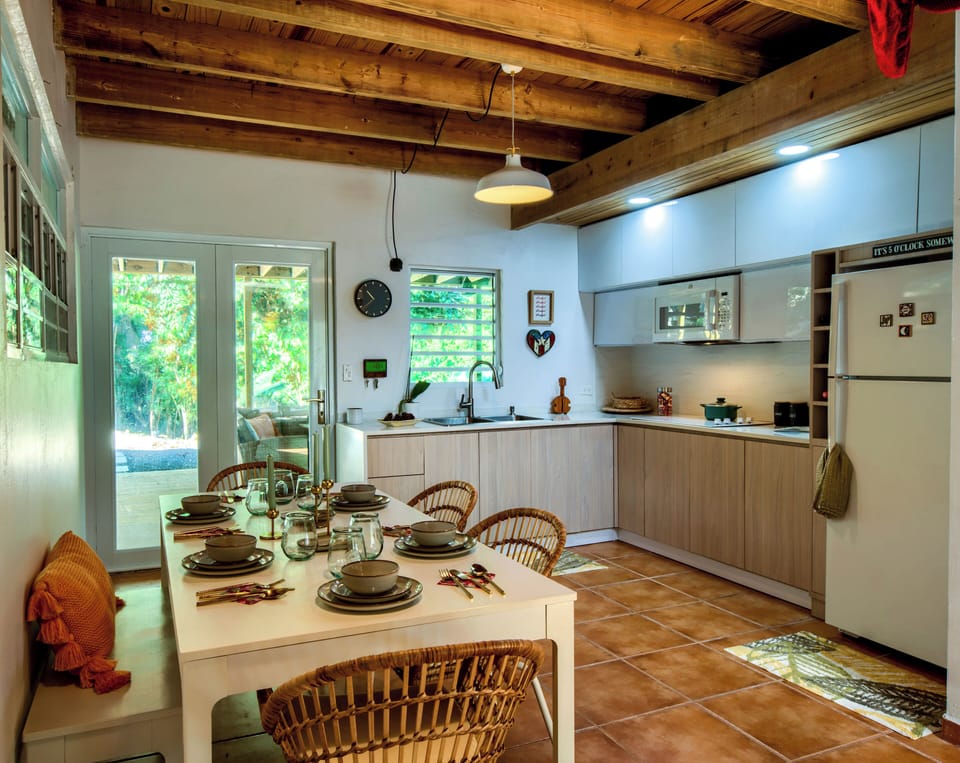 Comfortable full kitchen. Let's cook together!