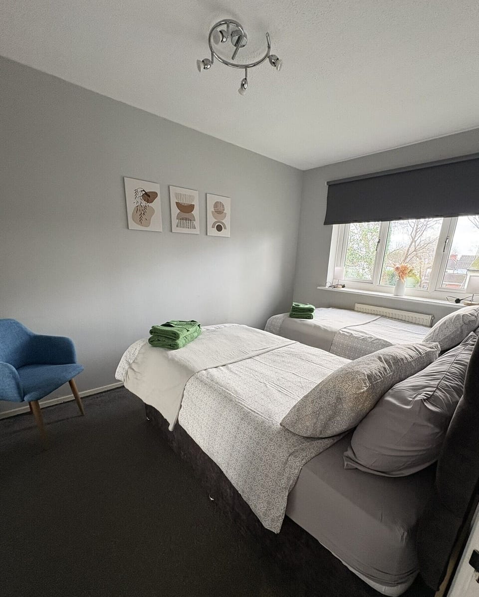 Twin bedroom