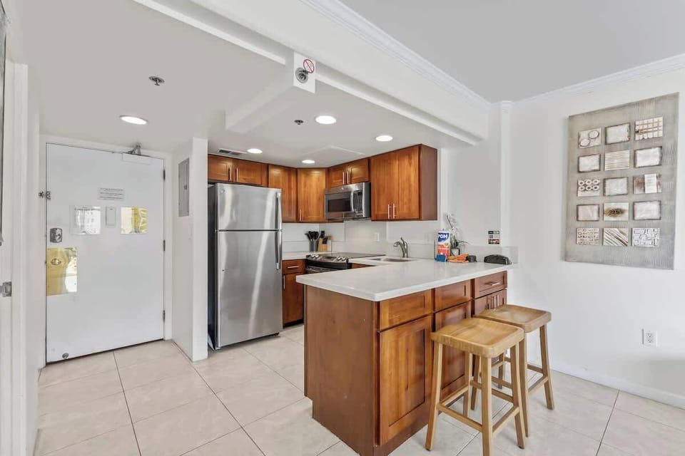 Apartment, 1 Bedroom, Beachfront | Private kitchen | Fridge, microwave, oven, stovetop