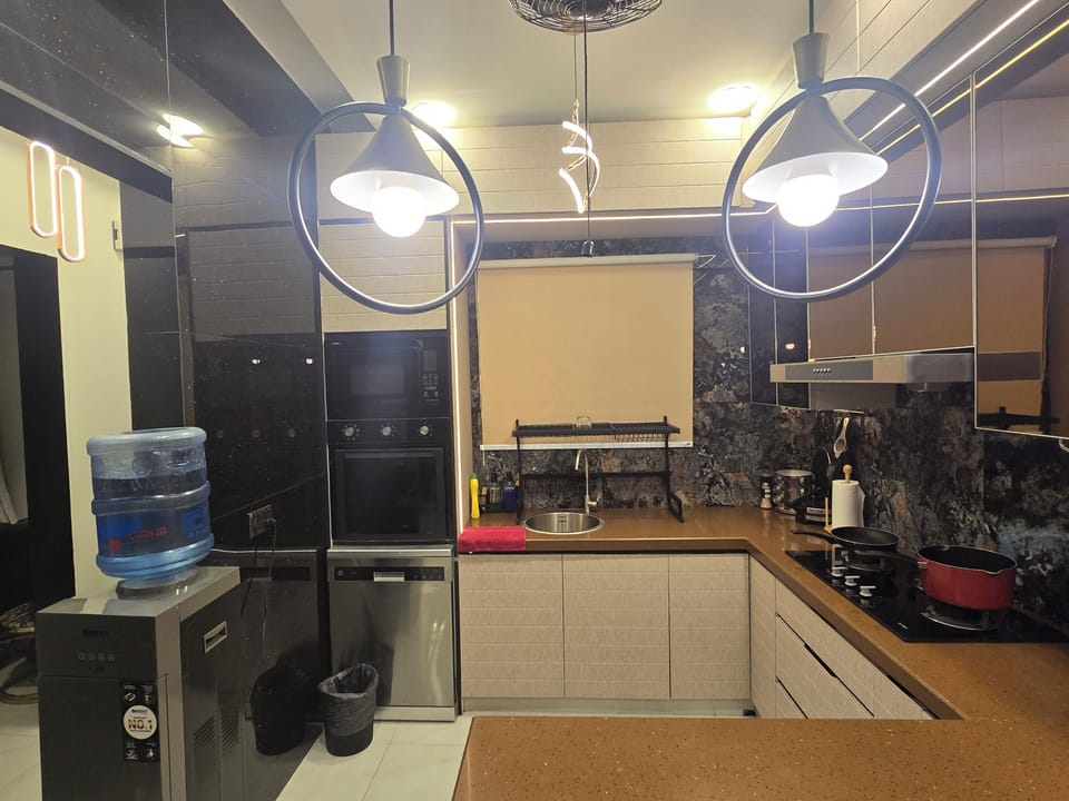 Cookware/dishes/utensils