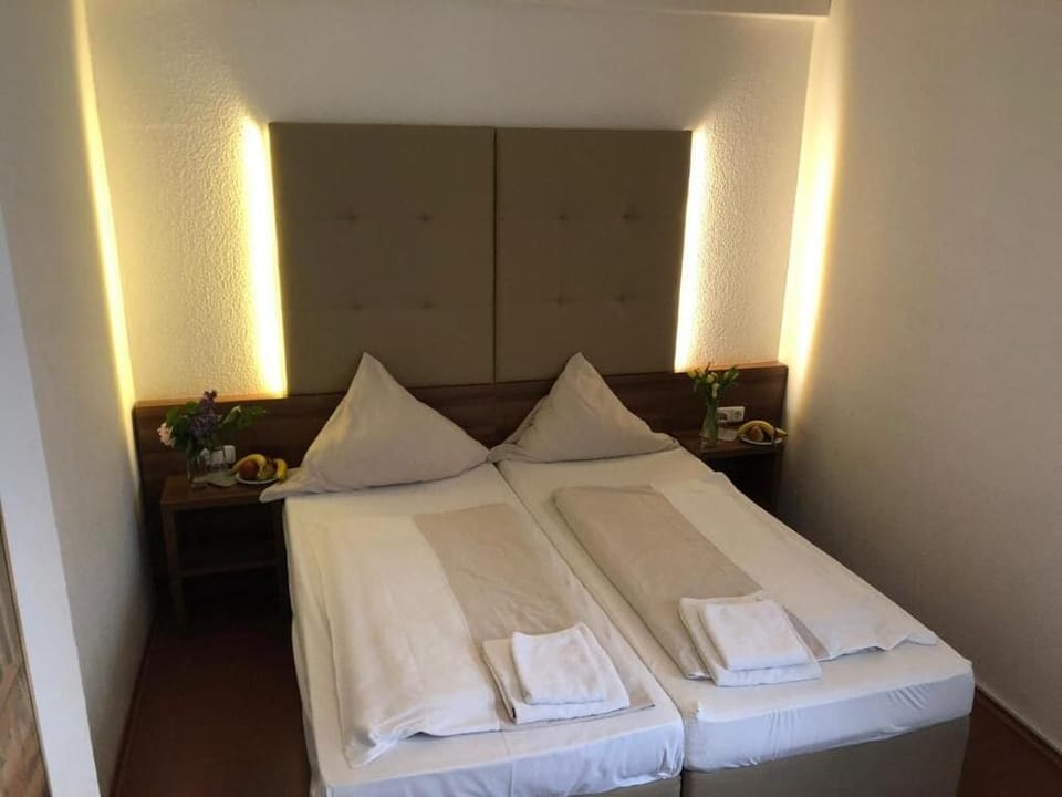 Double Room | Free WiFi