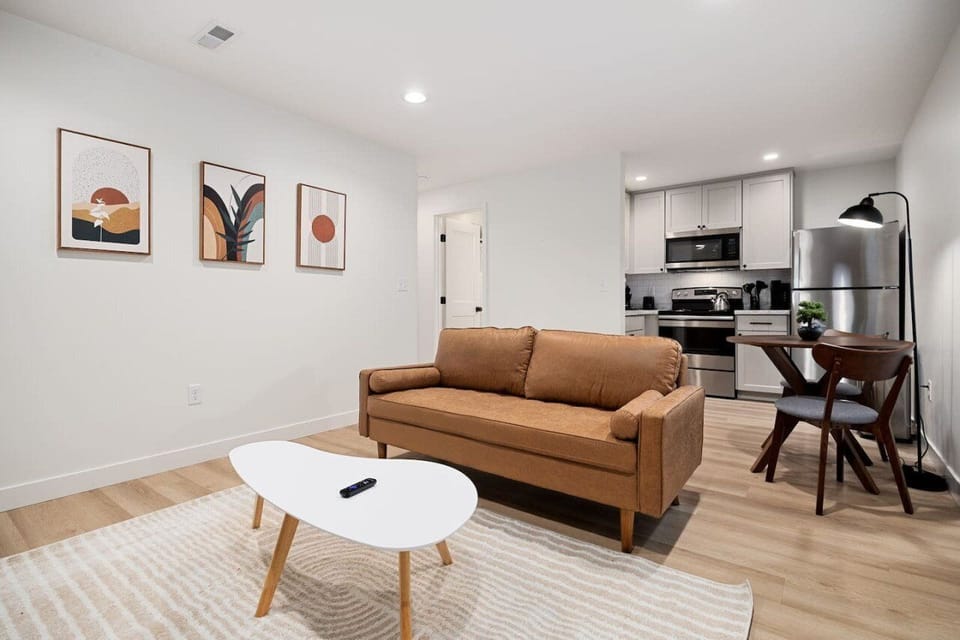 Apartment, Non Smoking | Living area | 42-inch flat-screen TV with cable channels
