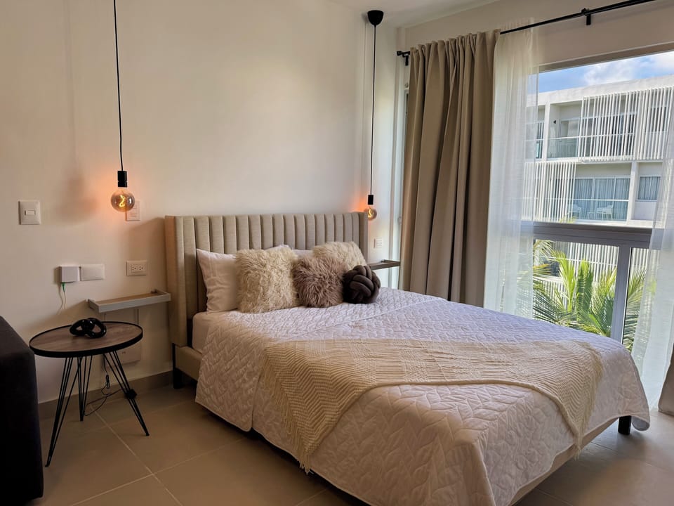 Comfort Suite, Pool View | In-room safe, iron/ironing board, free WiFi