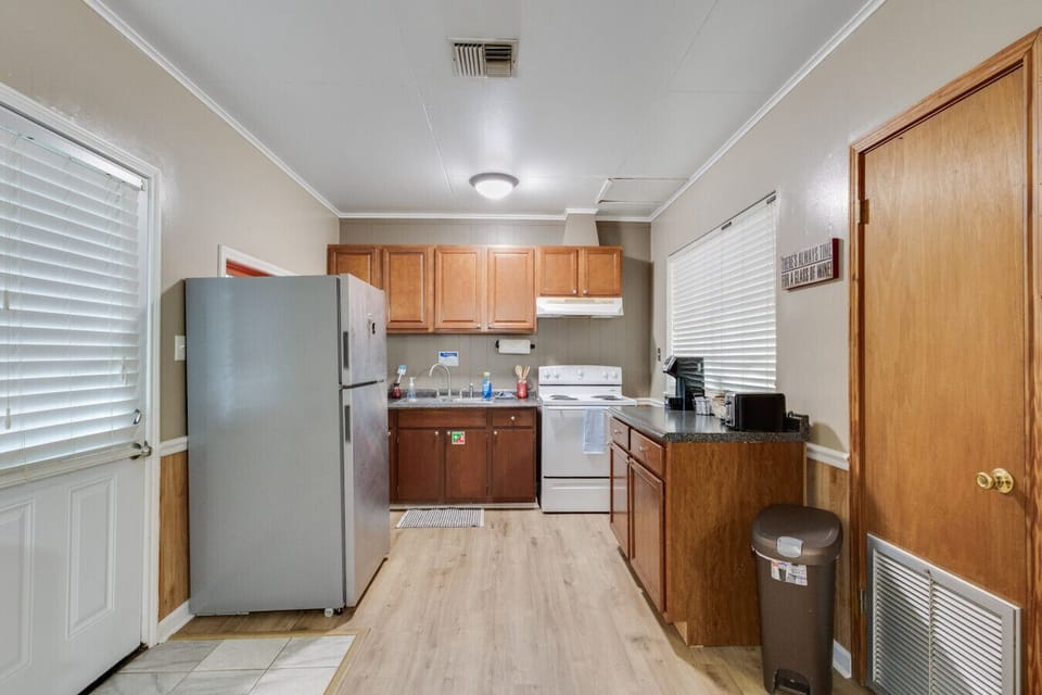 Good size kitchen with most amenities