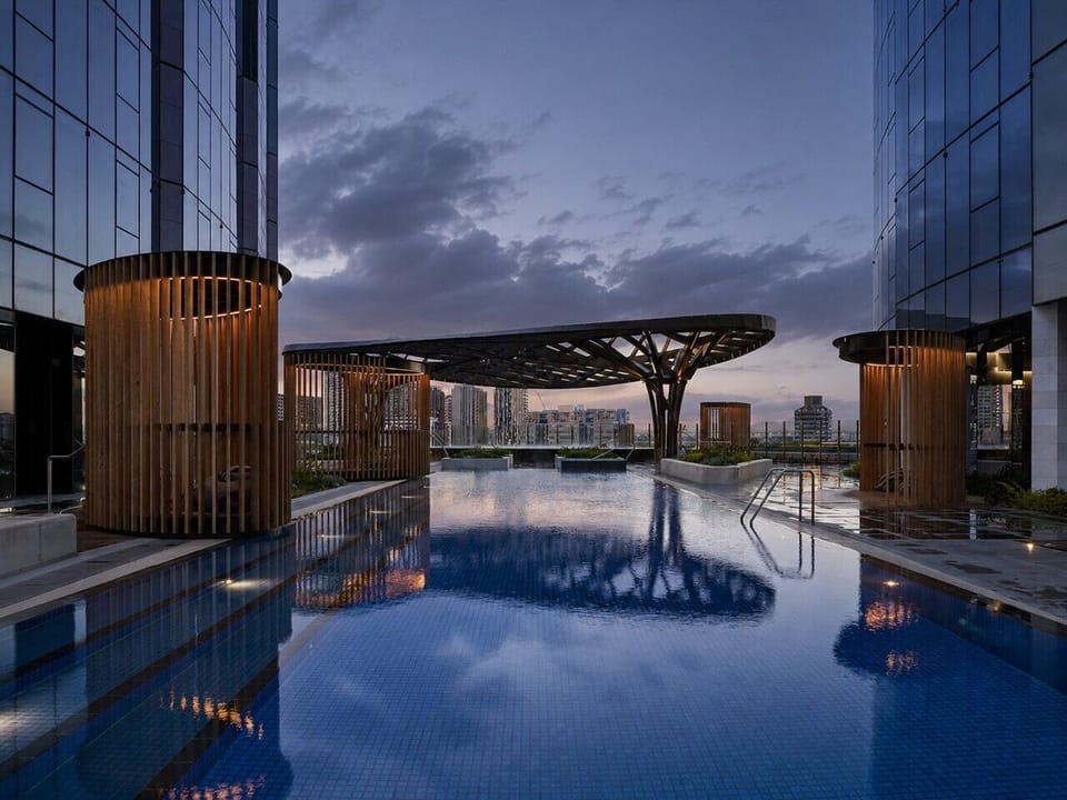 Enjoy an outdoor lap pool, lagoon pool, cabanas, and barbeque grills on Level 8. Note: a safety induction is required to use the amenities.
