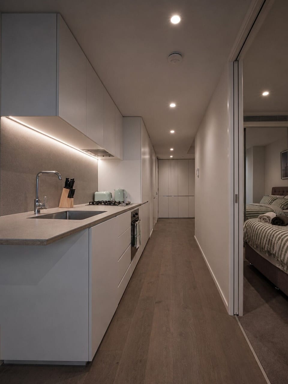 The kitchenette is fully equipped for a convenient stay.
