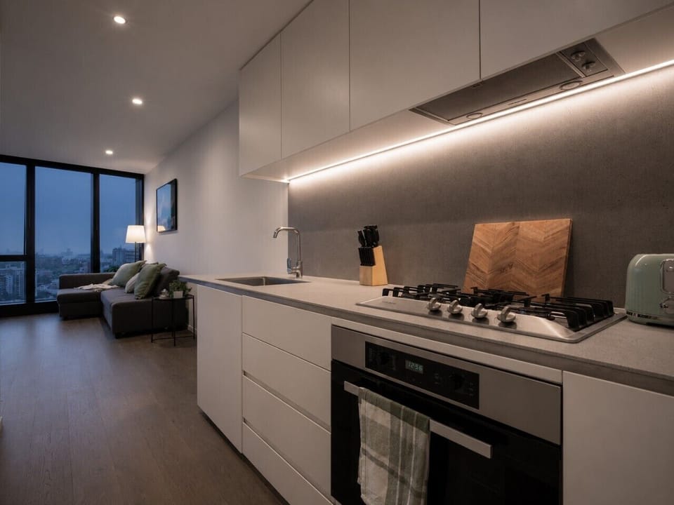 The kitchenette is fully equipped for a convenient stay.