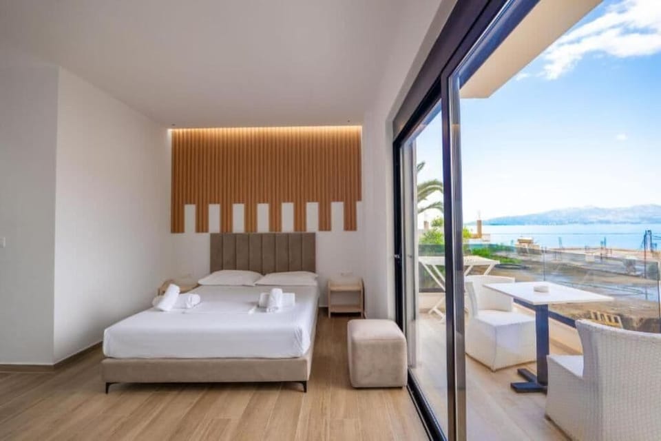 Deluxe Double Room, Balcony | Hypo-allergenic bedding, soundproofing, free WiFi, bed sheets