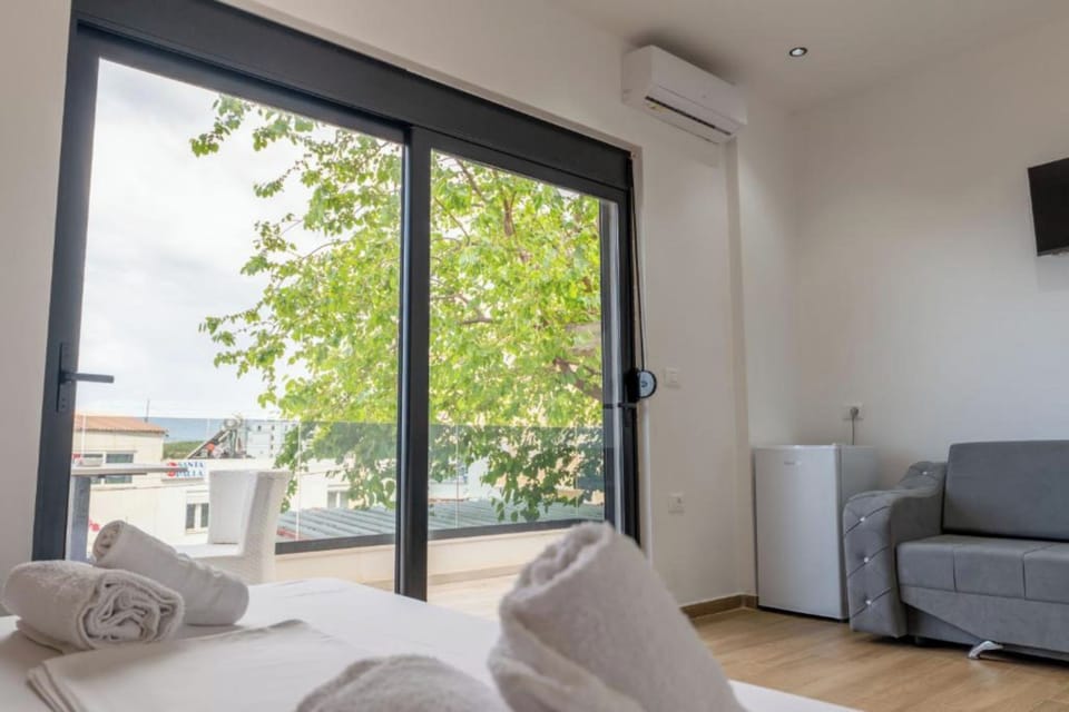 Double Room, Balcony, Sea View | Hypo-allergenic bedding, soundproofing, free WiFi, bed sheets