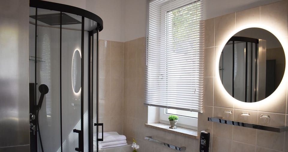 Superior Suite, 1 Bedroom, Patio | Bathroom