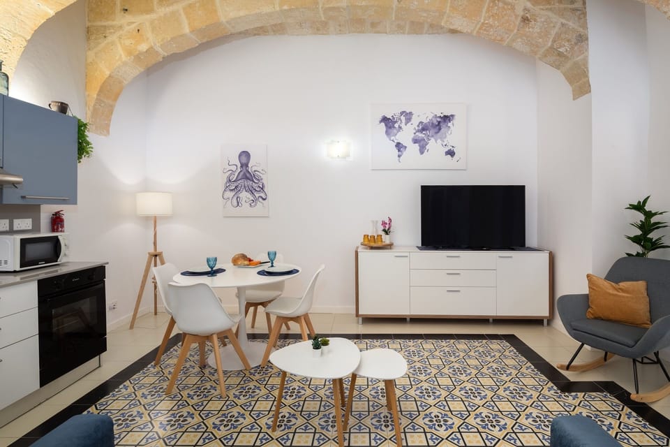 Apartment, City View | Interior