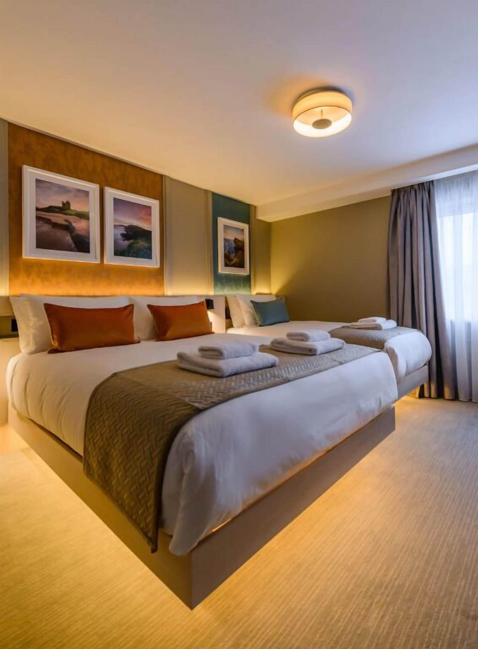Deluxe Triple Room | In-room safe, blackout drapes, iron/ironing board, free WiFi