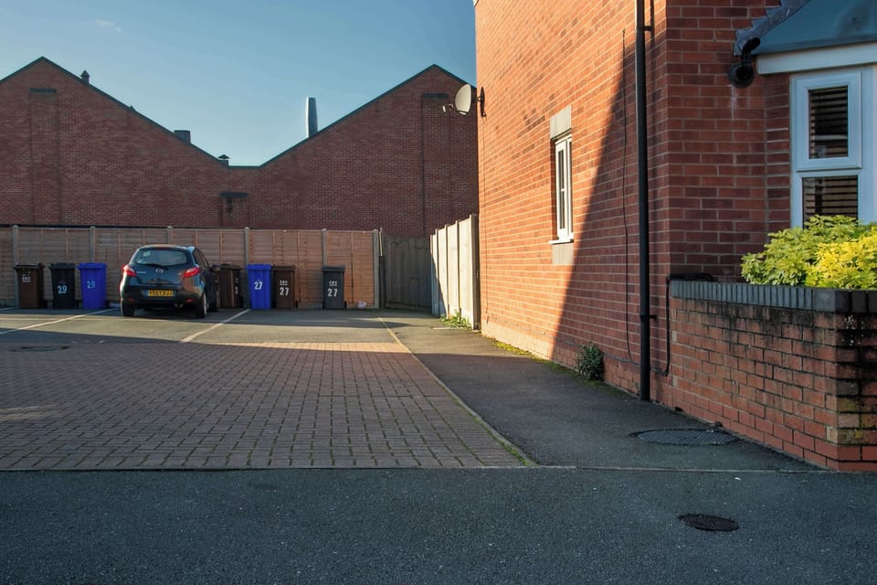Private parking at Long Eaton serviced accommodation
