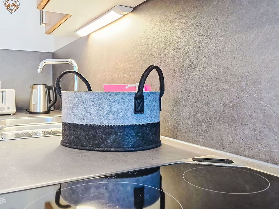 Home Appliance, Kitchen, Kitchen Appliance, Countertop
