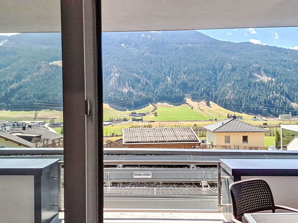 Balcony, Apartment, Ceiling, Mountain Range, Alps, Daylighting, Penthouse Apartment, Aluminium, Mountain Village