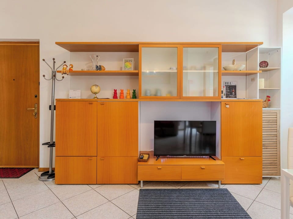 Furniture, Wall, Shelving, Wood, Interior Design, Flooring, Shelf, Cupboard, Cabinetry, Floor