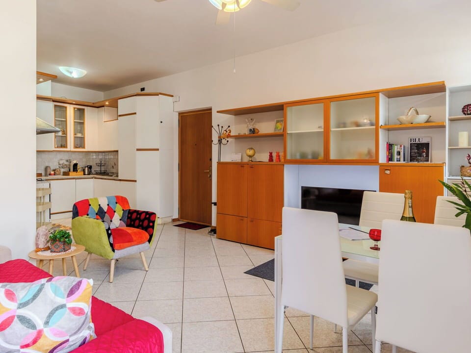 Furniture, Interior Design, Flooring, Floor, Ceiling, Wood, Room, Table, Living Room, Apartment
