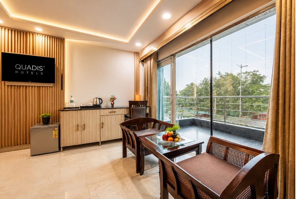 Superior Room | Premium bedding, desk, free WiFi, bed sheets