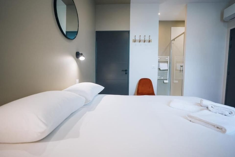 Soundproofing, free WiFi