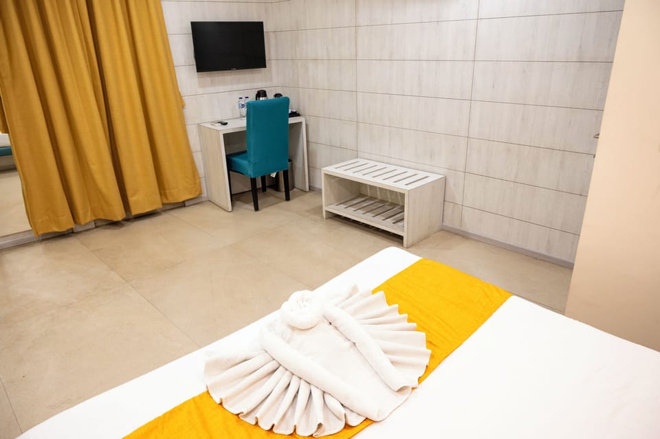 Signature Double Room | WiFi (free)