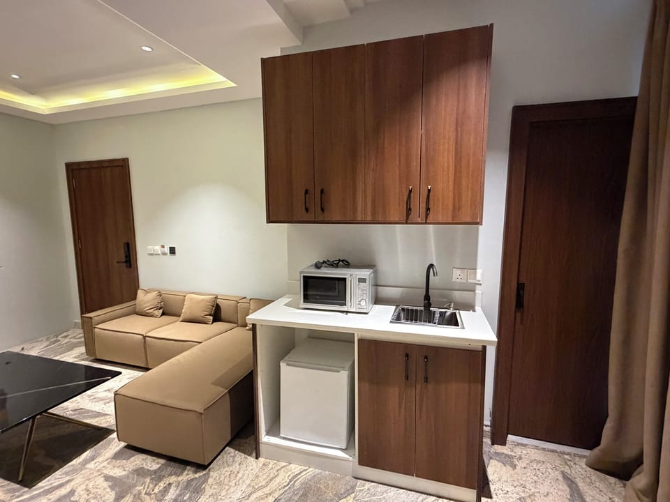 Luxury Room, Courtyard View | Interior