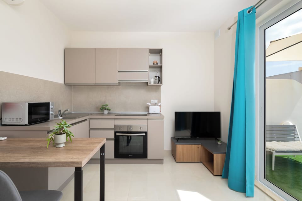 Penthouse, City View | Private kitchen