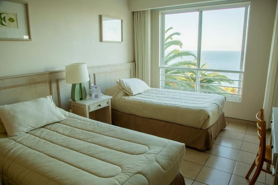 In-room safe, blackout drapes, free WiFi