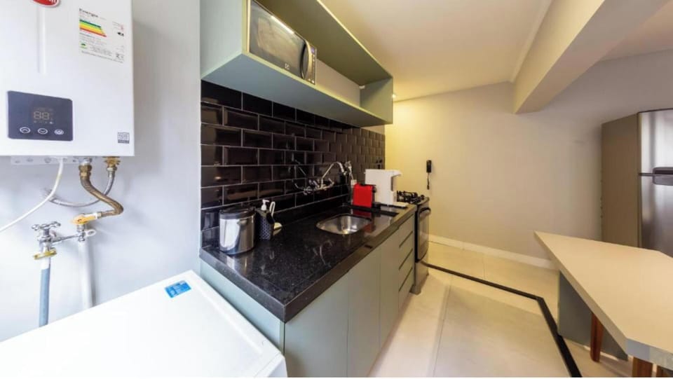 Standard Studio | Private kitchen | Fridge, microwave, oven, espresso maker
