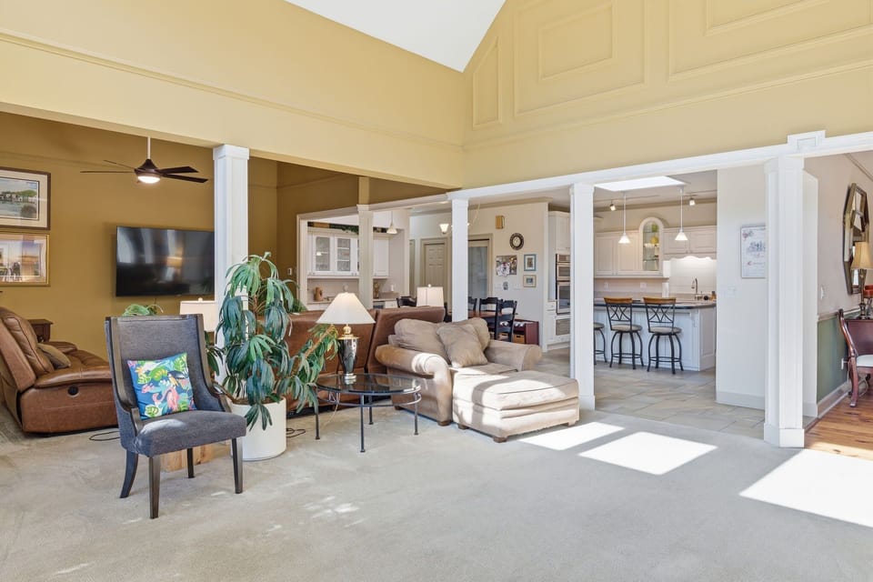 Comfy vibes, stylish touches, and room for everyone! Our living room is perfect for group hangouts, quiet mornings, or anything in between.