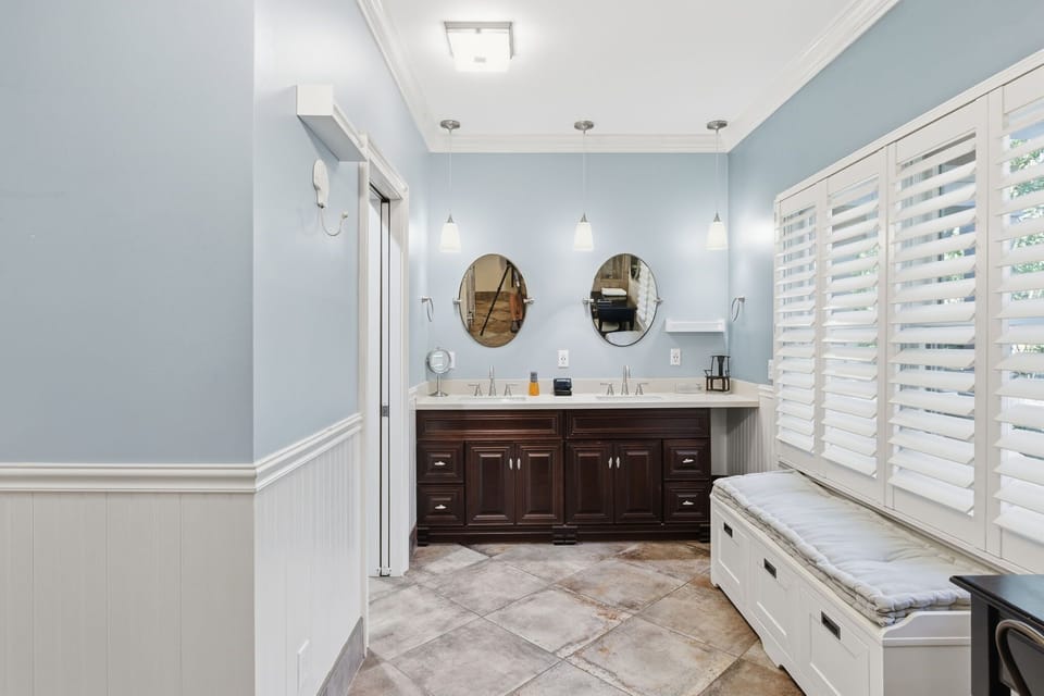 Perfect for couples, friends, or anyone who appreciates a little extra room to spread out. Get prepped for a day of exploring or winding down in style.