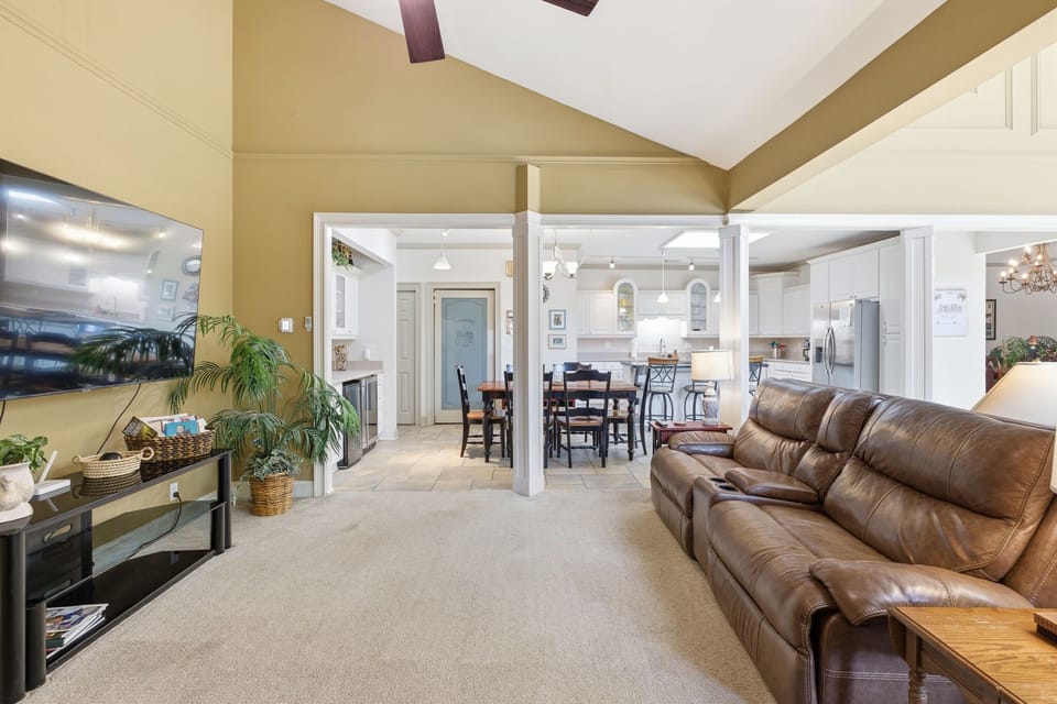Your vacation HQ awaits! Lounge, laugh, and unwind in a living room made for cozy chats, spontaneous dance-offs, or Netflix marathons.