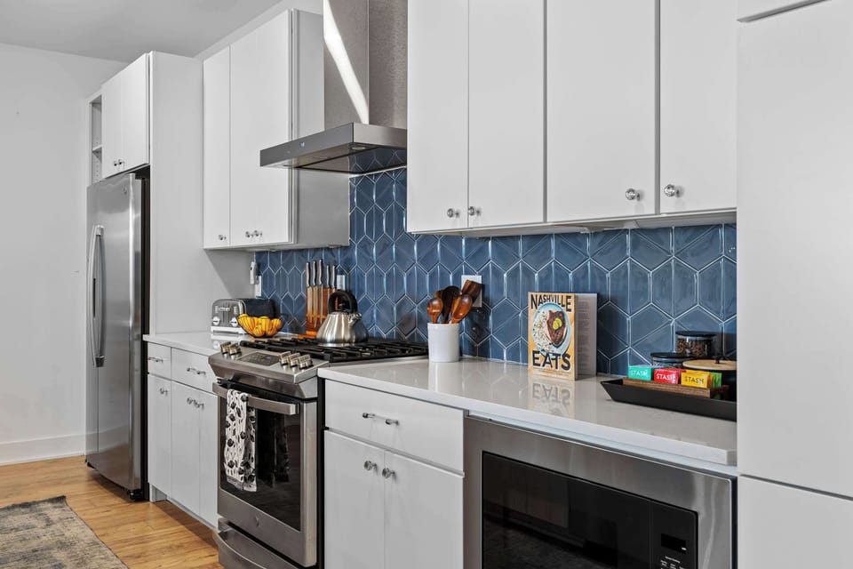 Fully Stocked Gourmet Kitchen