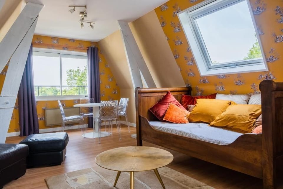 Blackout drapes, iron/ironing board, free WiFi