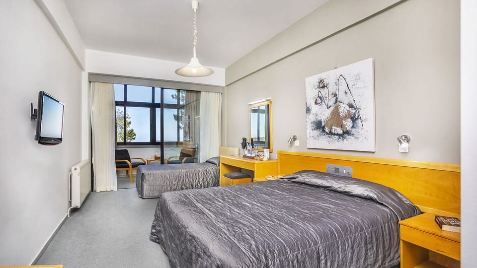 Family Quadruple Room | In-room safe, WiFi (free), bed sheets