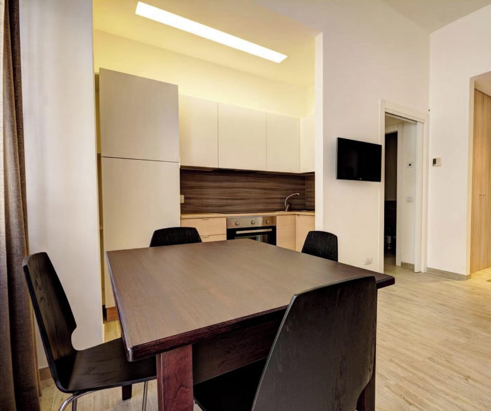 Classic Apartment | Dining