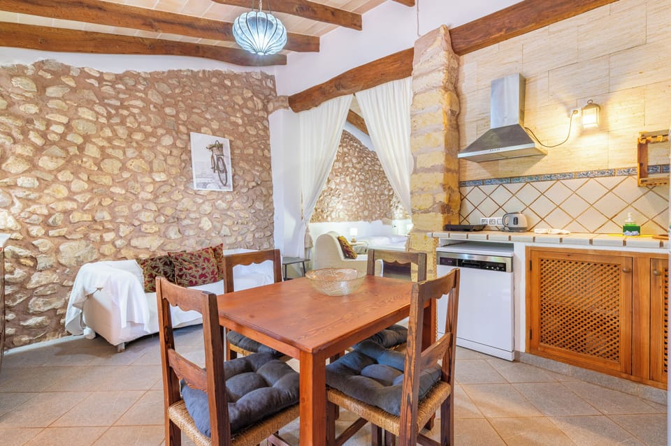 Studio, Terrace, Courtyard View | Dining room