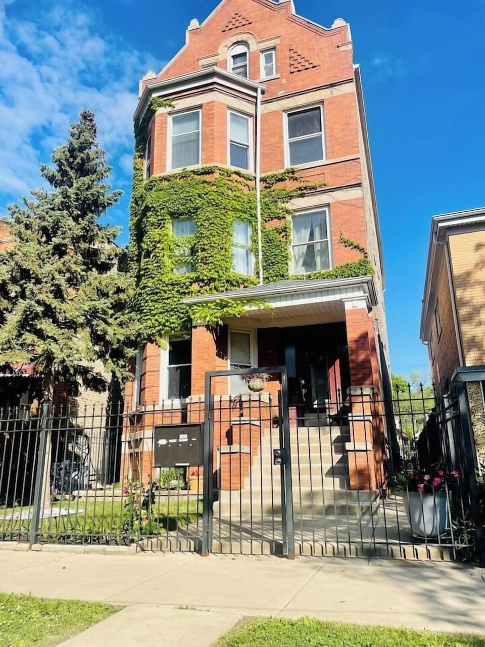 Beautiful brick exterior of the classic Chicago building.
