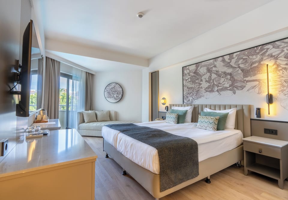Comfort Double or Twin Room, Garden View | Premium bedding, free minibar items, in-room safe, desk
