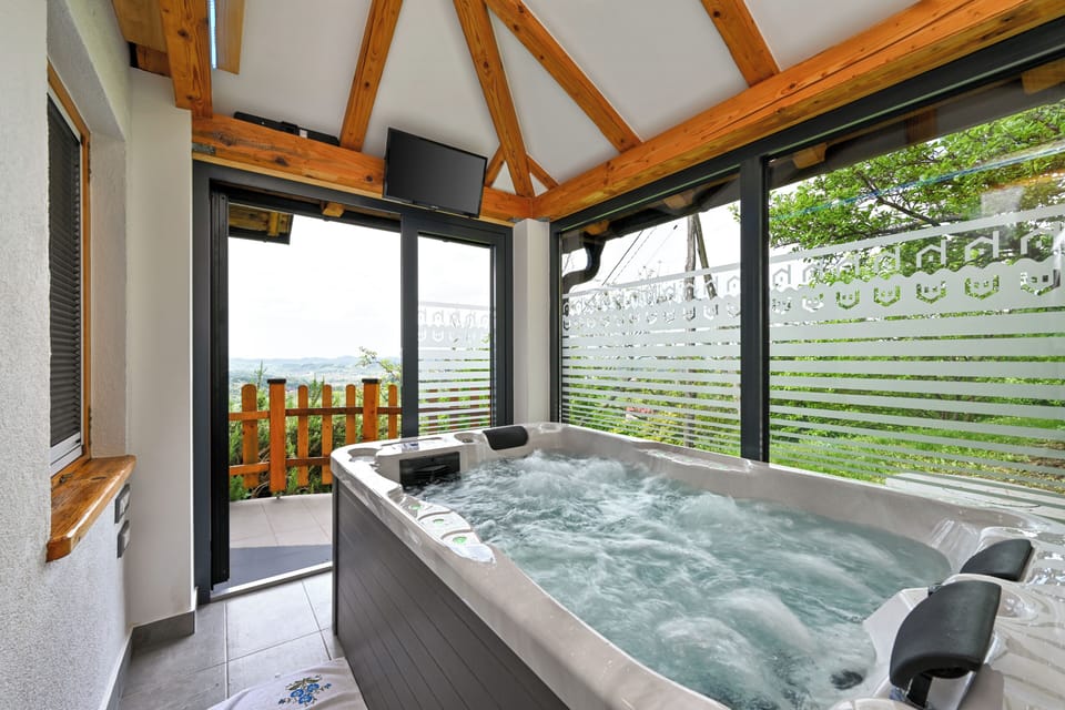 Indoor spa tub