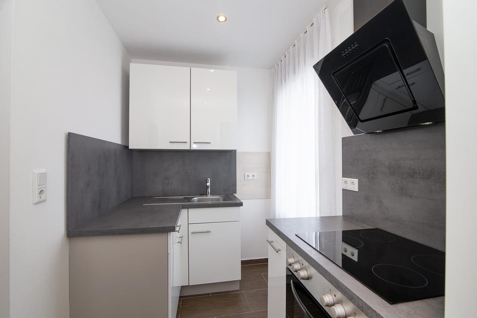 Suite | Private kitchenette | Fridge